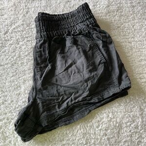 Aerie Women’s Shorts With Pockets Size Large